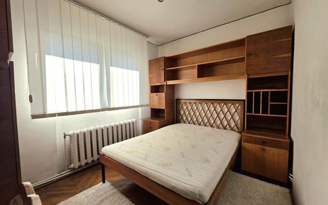 Apartament 2 camere decomandate, strada Primaverii