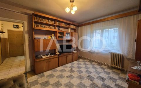 Apartament 2 camere de vanzare etaj intermediar 36mp zona Vasile Aaron