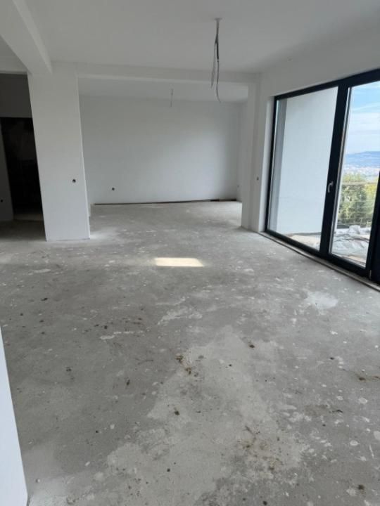 Duplex modern, 220 mp utili, teren 392 mp și 2 garaje | Feleacu – fotografia 8 din 12