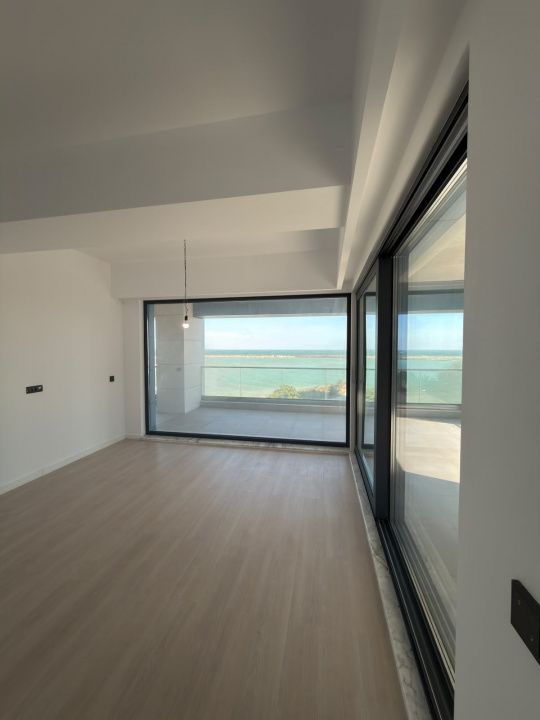 EXCLUSIVITATE Apartament PREMIUM CU VEDERE FRONTALĂ LA MARE – FALEZA NORD – fotografia 6 din 55