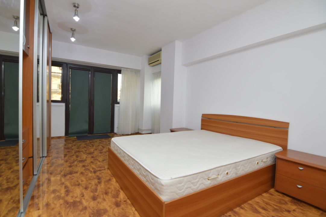 INCHIRIERE APARTAMENT 3 CAMERE UNIRII-CAMERA DE COMERT – fotografia 19 din 21