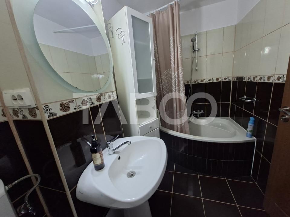 Apartament de inchiriat 2 camere zona Strand etaj 3 bucatarie separata – fotografia 11 din 18