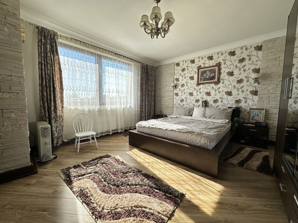 Casa individuală cu 9 camere, 1600 mp teren, 300 mp utili - Sanandrei – fotografia 4 din 18
