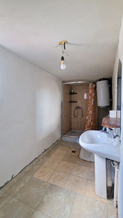 Casa în zona Andronache – 120 mp utili, 5 camere, curte liberă de 30 mp – fotografia 9 din 15
