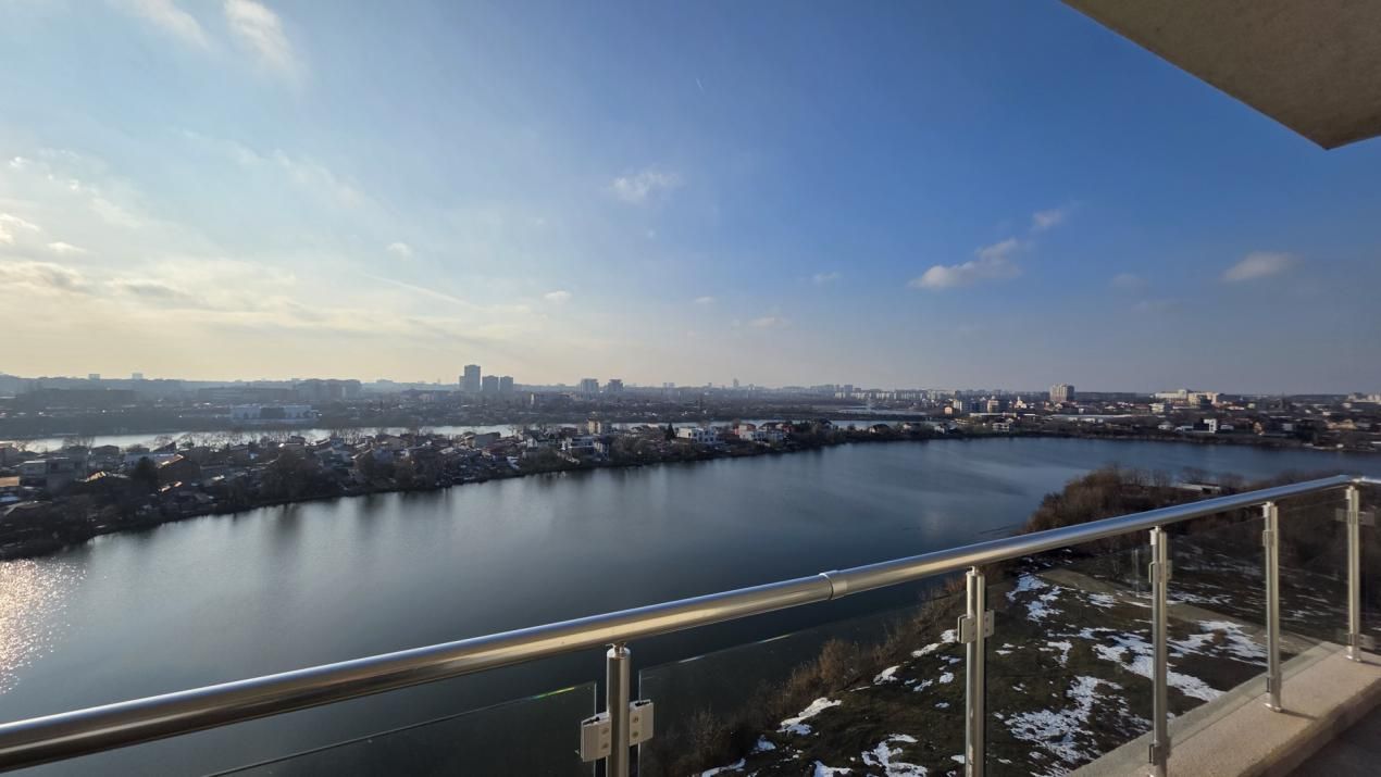 APARTAMENT CU TERASA GENEROASA SI VEDERE UNICA CATRE LAC – fotografia 11 din 11
