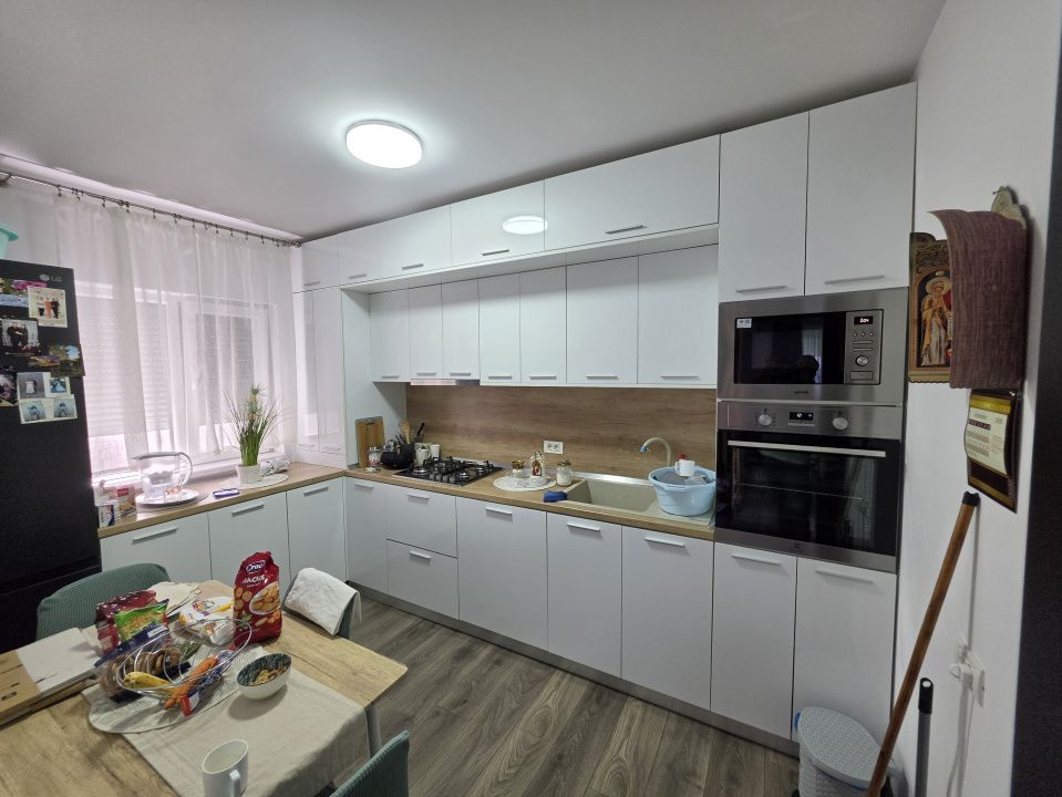 Oportunitate! Casa la sol cu pod amenajat, 4 camere, mobilata utilata, Valu Tr! – fotografia 6 din 12