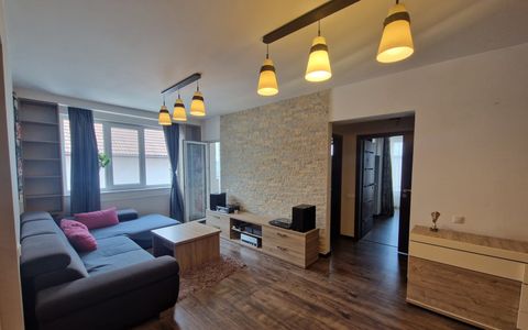 Apartament 3 camere mobilat, cu doua locuri de parcare in Andrei Muresanu