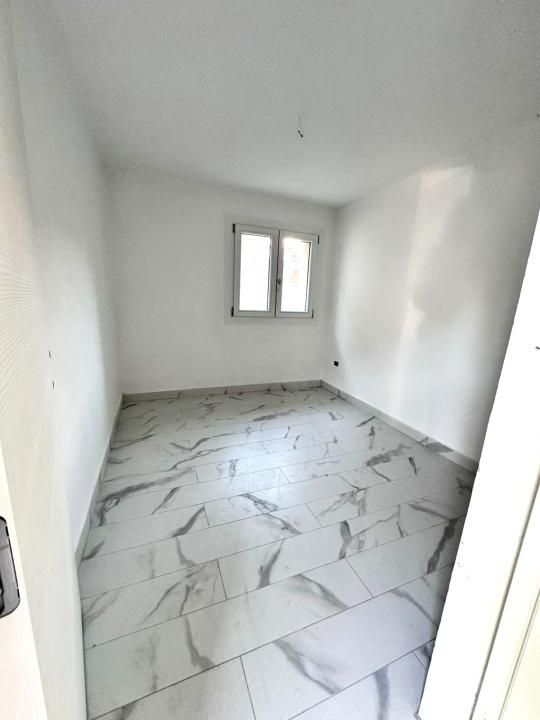 Apartament cu 2 camere ,Micro 8 ,Aleea Grivita – fotografia 3 din 5