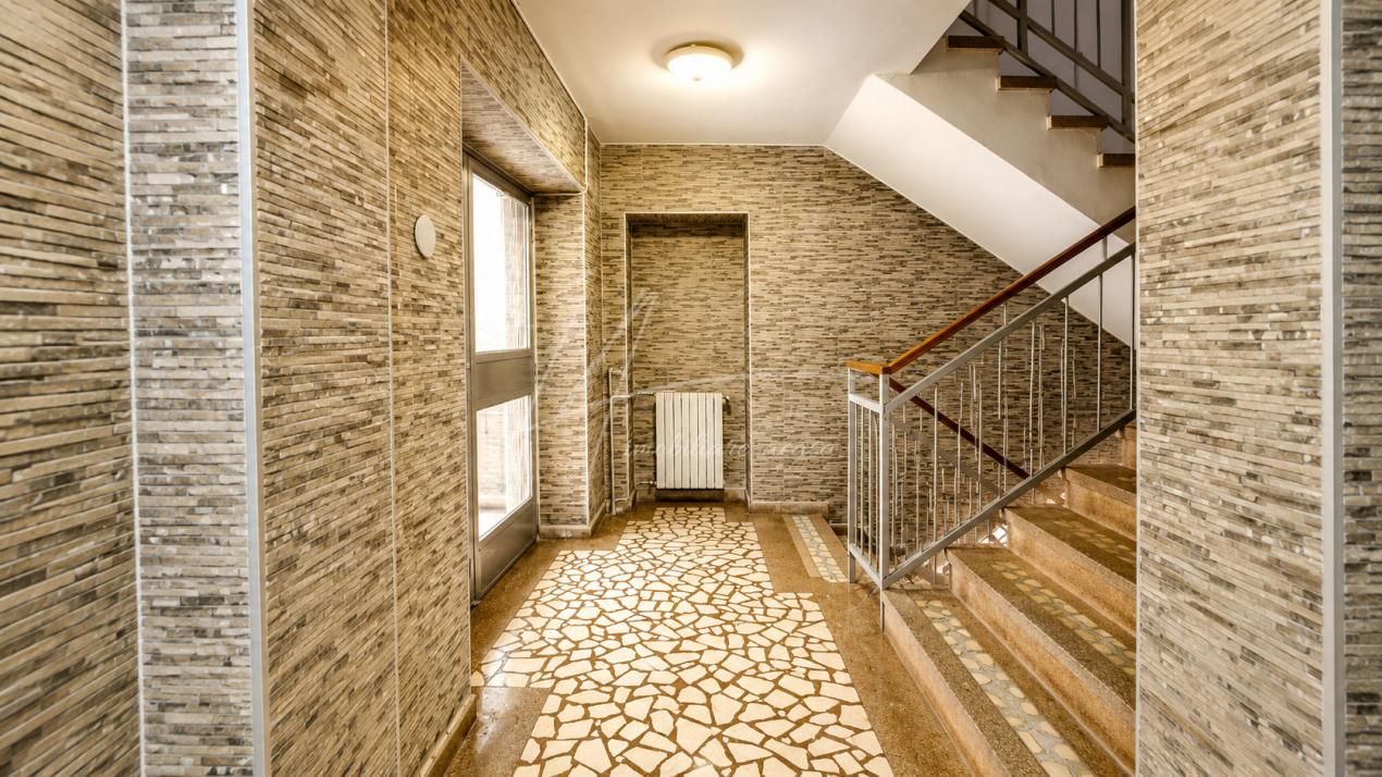 Garsoniera superba cu vedere la apus, bloc 2000, spatii renovate – fotografia 32 din 35