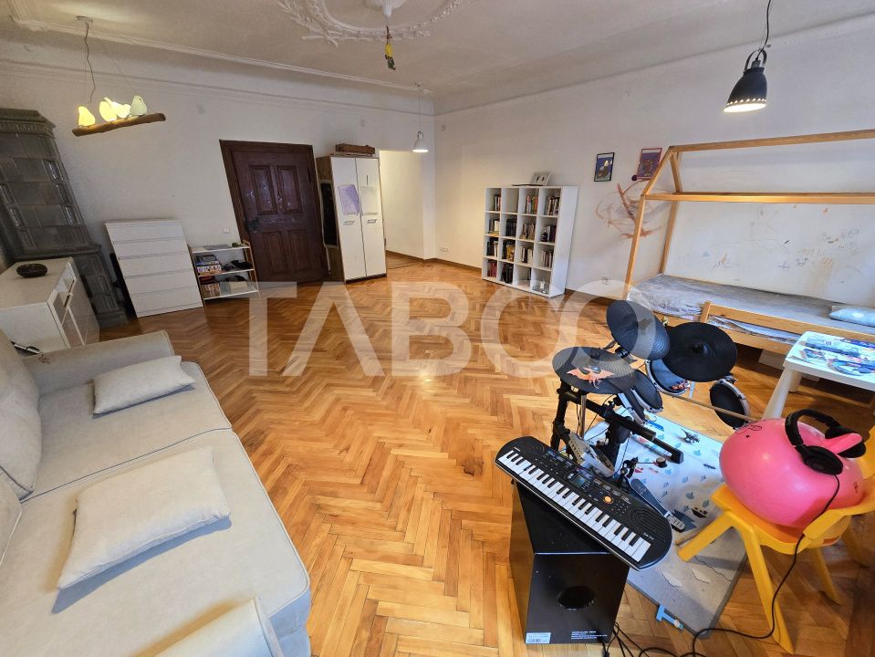 Apartament decomandat de vanzare cu pivnita in Centrul Istoric Sibiu – fotografia 5 din 13