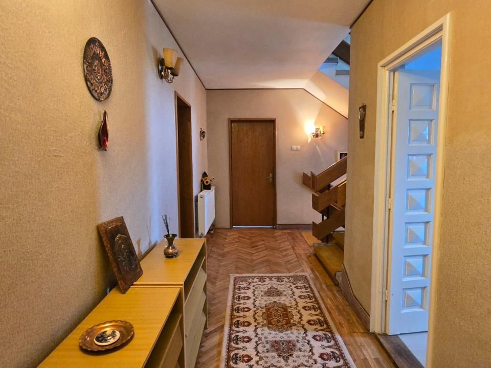 Vila 500 mp, teren 1.632 mp, ideala pentru locuinta sau pensiune – fotografia 21 din 31