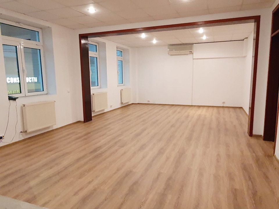 Sediu Firma 353mp Calea Calarasilor | Acces Separat si Terasa Rooftop – fotografia 1 din 11