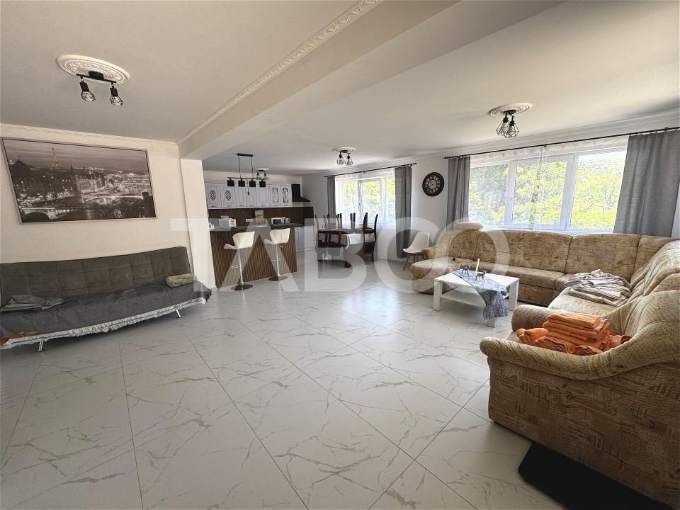 Oportunitate investitie - Pensiune renovata cu 8 camere langa Sibiu – fotografia 5 din 32