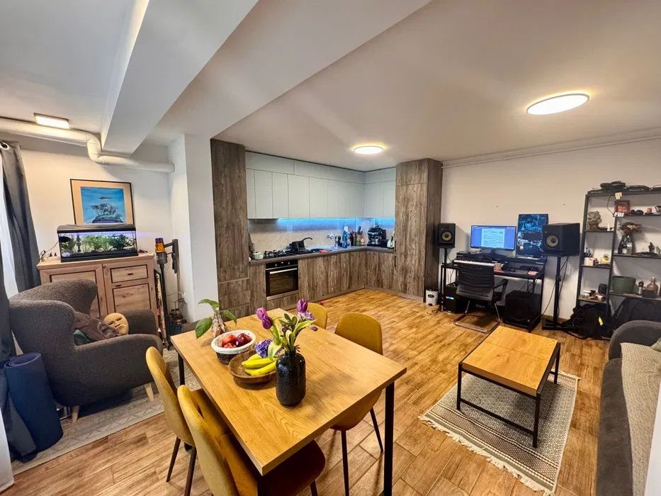 Apartament 2 camere de 50mp plus terasa 12mp , zona :Vivo Center – fotografia 1 din 7
