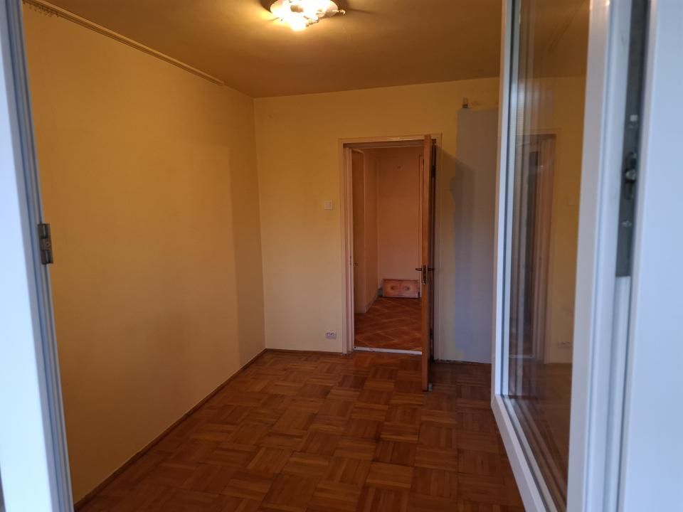 Vanzare apartament 4 camere | Titan - bloc tip H | langa metrou | etaj 3/4 | – fotografia 16 din 34