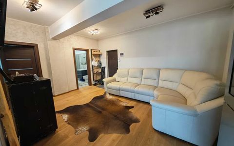Apartament de vanzare 3 camere 73mp ,10mp balcon zona , Floresti Sesul de sus