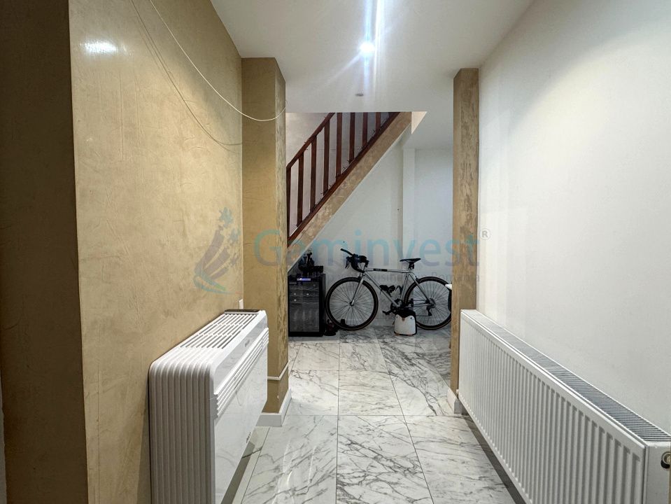 Apartament 3 camere de vanzare, ultracentral, str.Republicii, Oradea – fotografia 2 din 11