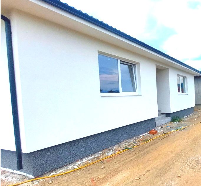 Casa Noua pe un nivel in zona Arex cu toate utilitatile – fotografia 1 din 6