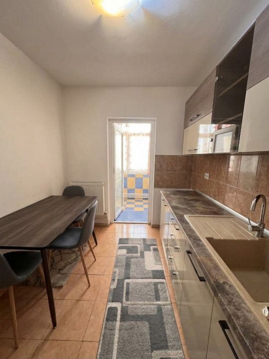 Apartament 2 camere decomandat de vânzare zona Poarta 6 – fotografia 3 din 7