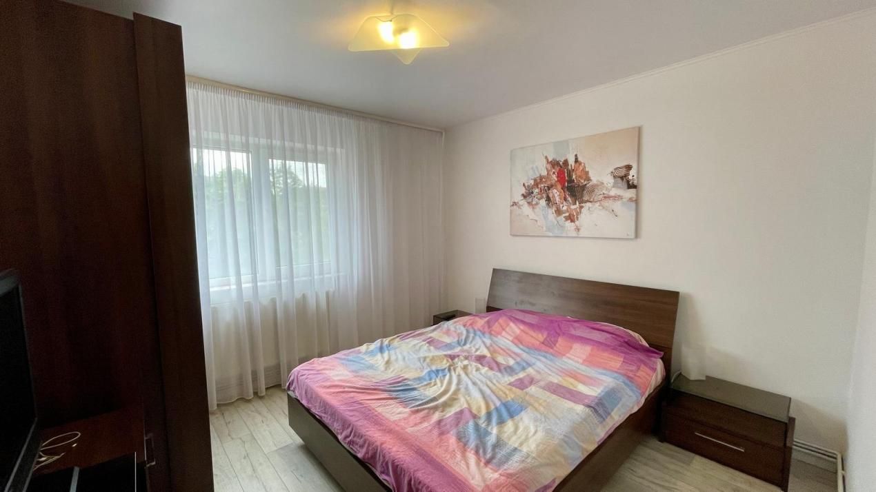 Apartament 3 camere, decomandat, zonă ultracentrală, bloc Mobilux, etaj 1 – fotografia 5 din 12