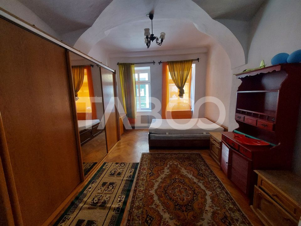 Apartament de vanzare 2 camere 68 mpu pivnita in Centrul Istoric Sibiu – fotografia 1 din 4
