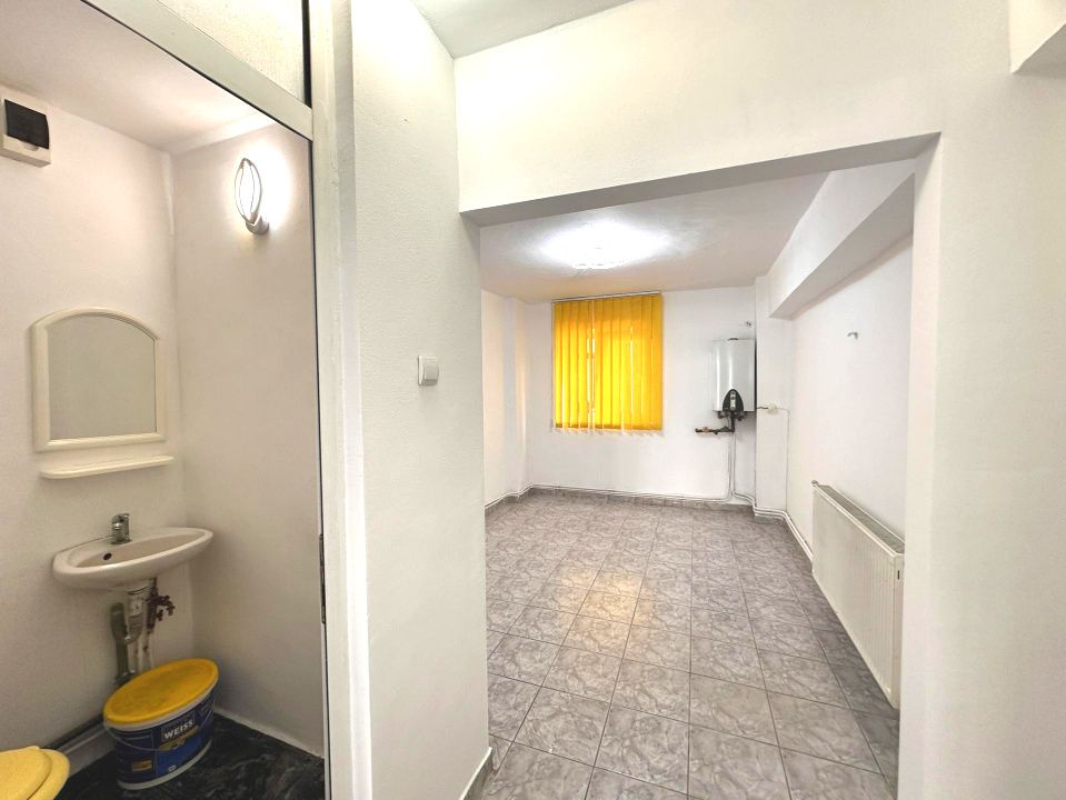 INCHIRIERE Spatiu Comercial CETATE Bulevard 34 mp. Centrala Termopane Contoare – fotografia 24 din 25