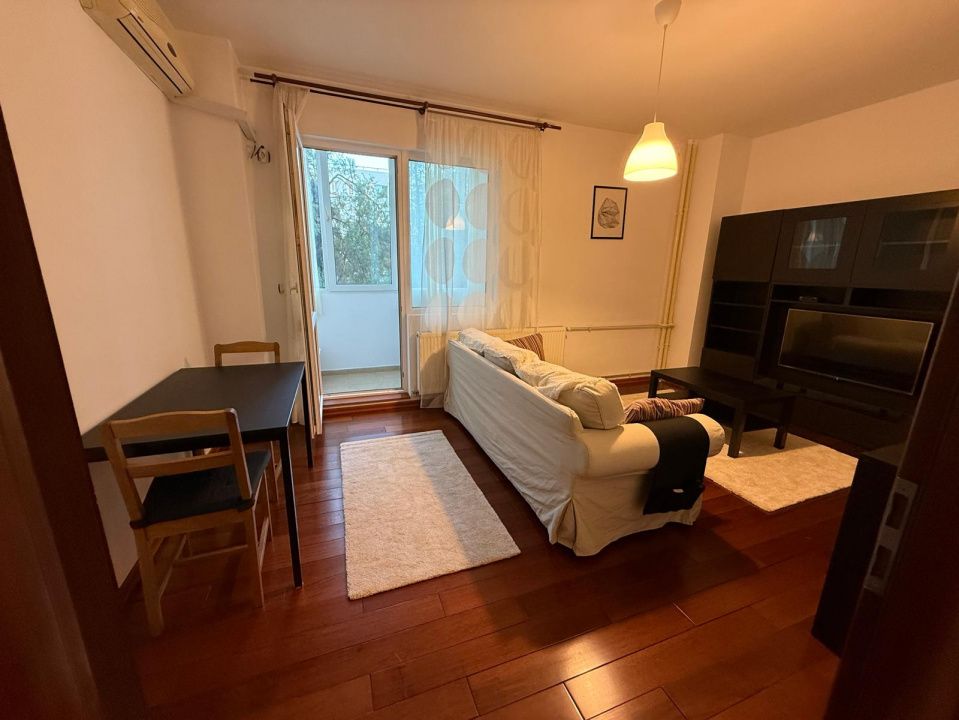 Titan/ 2 camere/ Noor/ Basarabia/ Costin Georgian/ bloc 2008/ 3 balcoane – fotografia 1 din 21
