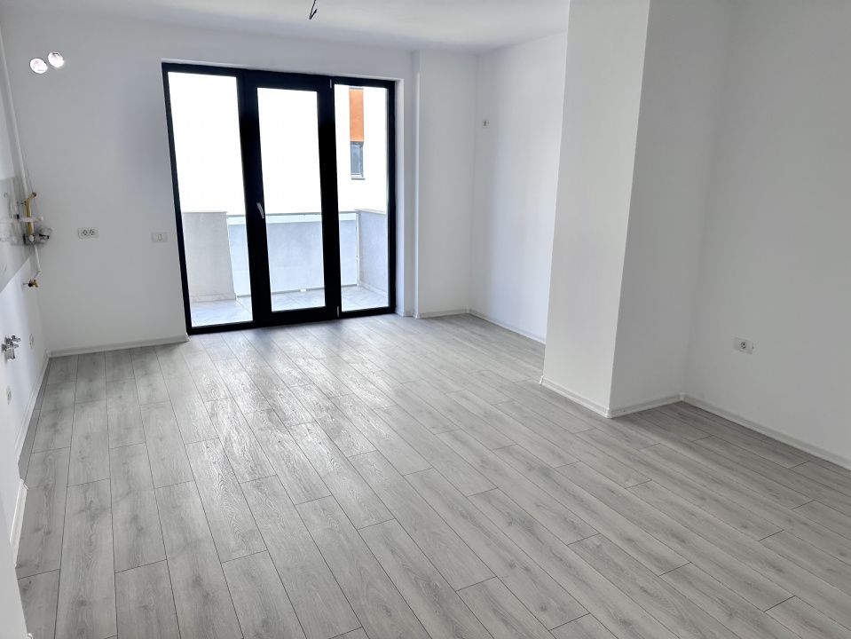 Apartament 3 camere  | 1 Baie | 1 Balcon | 61 mp. | Bloc NOU | Lift  | Central I – fotografia 1 din 13