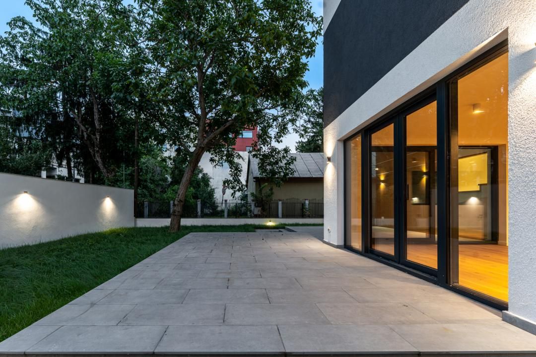 Vila individuala langa Lacul Baneasa | 6 camere, lift interior – fotografia 22 din 22