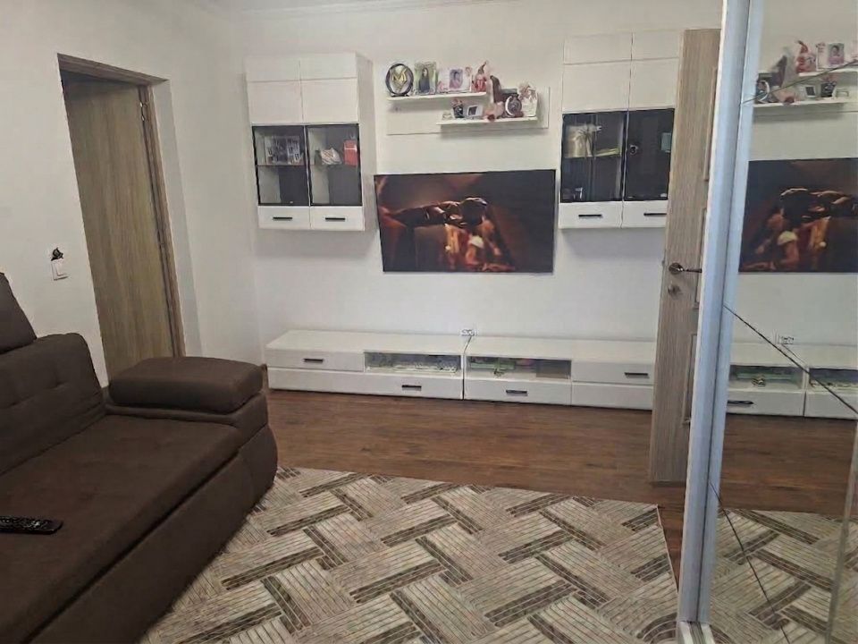 Apartament 3 camere Craiovei - etaj 2 – fotografia 2 din 10