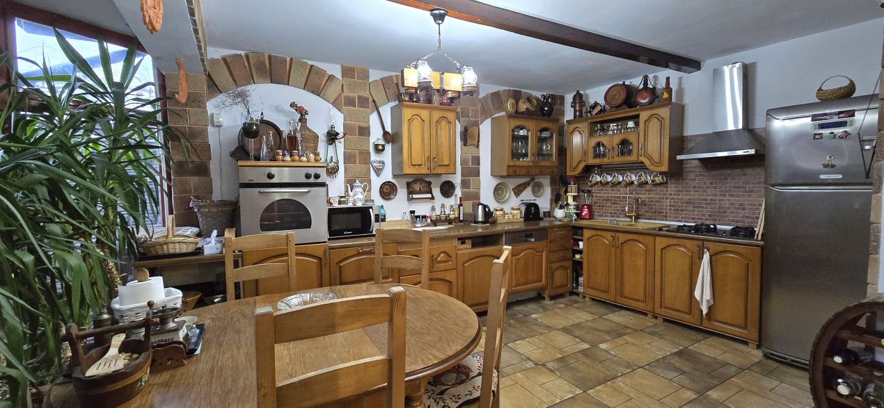 Pensiune 17 camere în Eforie Nord – afacere de familie, gata de exploatare – fotografia 19 din 36