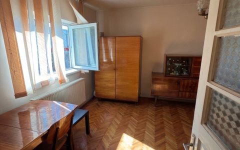 Casă P+1 de vânzare, 4 camere, aproape de centru, ideală pentru locuit