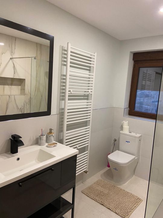 Casa de Lux cu 5 camere pe colina 1000 mp – CETATE SKIT Panorama spectaculoasă – fotografia 13 din 26