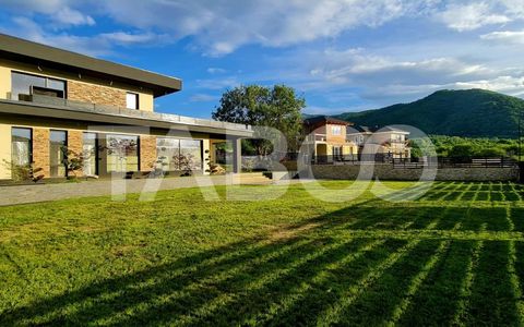 Casa moderna cu 5 camere, piscina si priveliste superba, Cisnadie