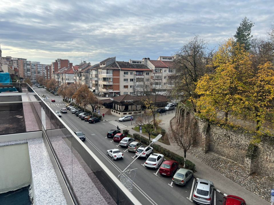 Apartament tip penthouse 2 camere, ultracentral,terasa 25mp-Ramnicu Valcea – fotografia 7 din 9