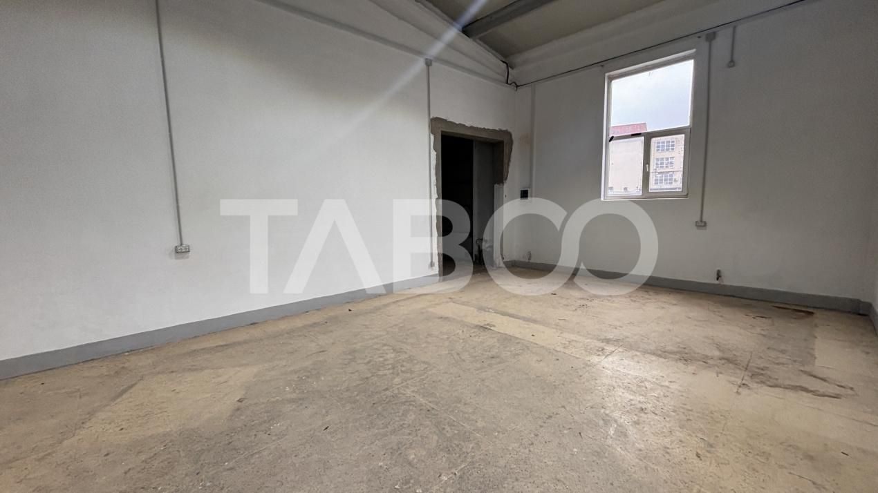 Spatiu comercial de inchiriat 250mpu renovat modern cu acces tir – fotografia 13 din 13