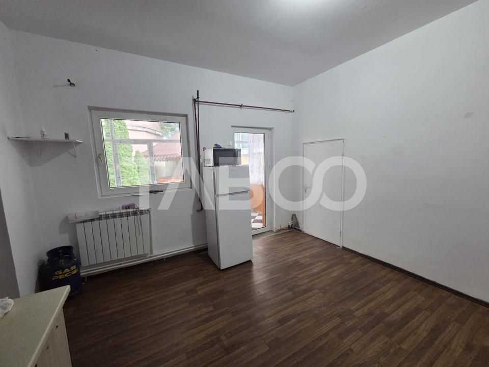 Casa 4 camere de vanzare zona Negoiu singur in curte – fotografia 8 din 12