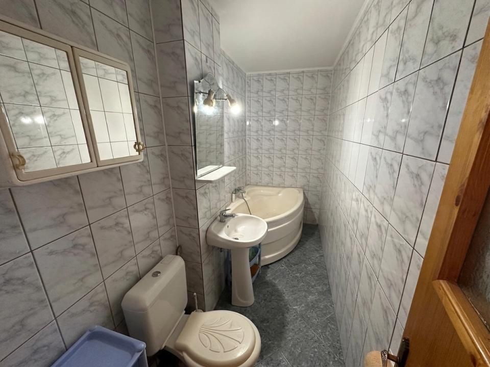 Apartament 3 camere, 70 mp utili – Etaj 2/4, Centrală proprie | Zonă liniștită – fotografia 7 din 8