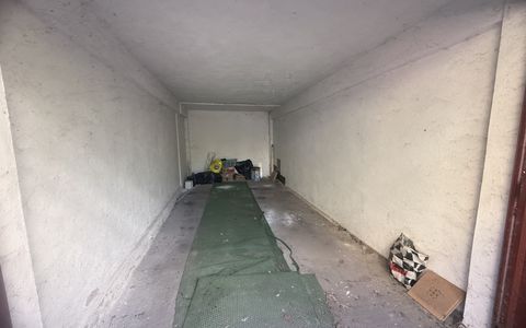 Garaj, 20 mp, Calea București, zona Piața Centrală