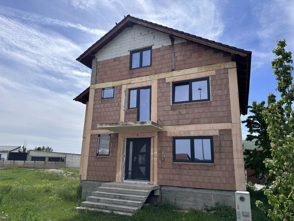 CASA 5 CAMERE I ALBA IULIA I TEREN 1500 MP I SEMIFINISATA I TOATE UTILITATILE I – fotografia 3 din 4