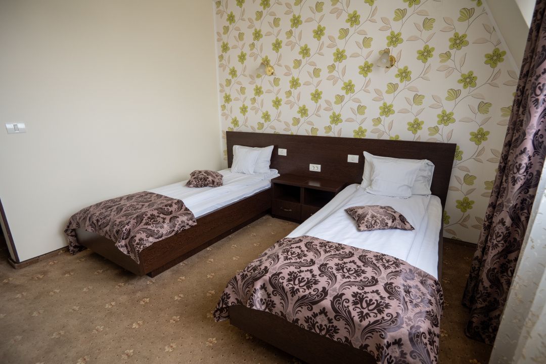 Hotel Miky Arad de vanzare | Investitie cu utilizari multiple | 42 camere cazare – fotografia 19 din 66