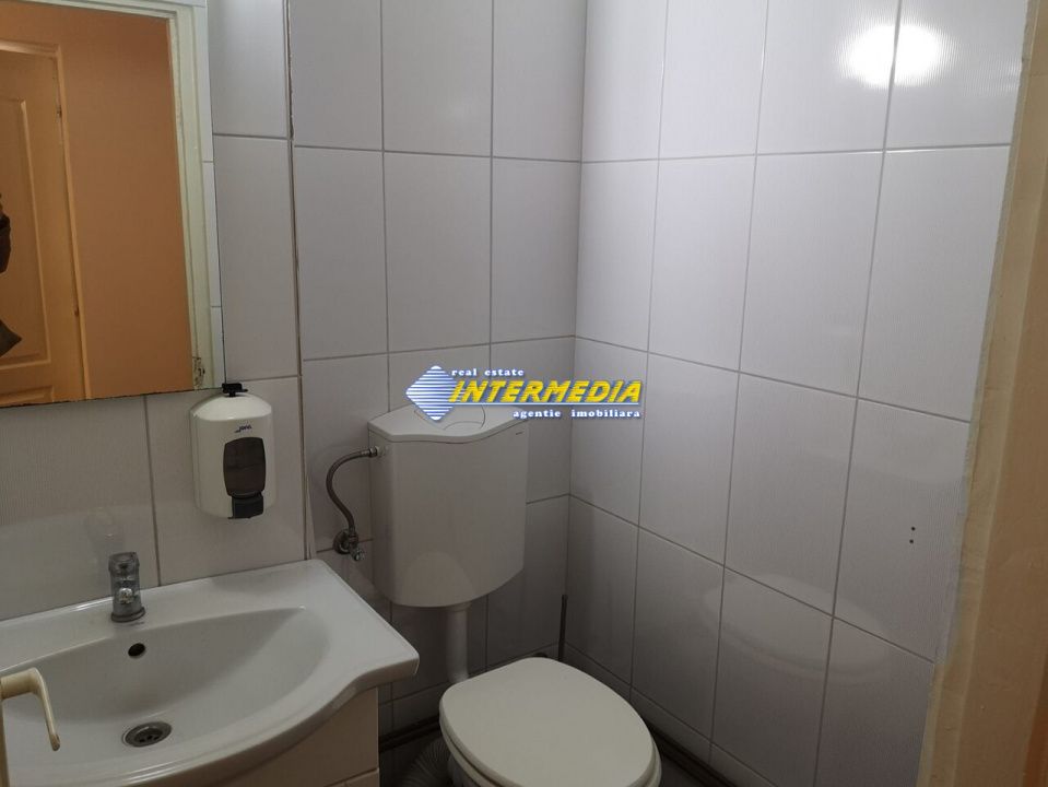 Spatiu comercial 40 mp finisat de inchiriat in Cetate – fotografia 11 din 19