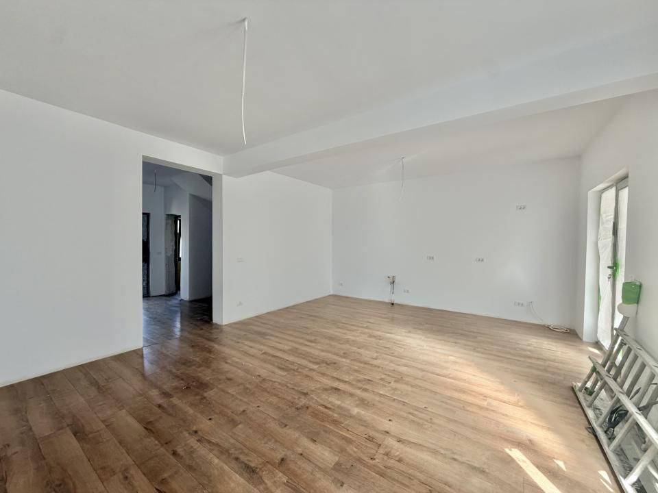 Duplex 4 camere+ spatiu comercial, 120 utili, 260 teren in Giroc – fotografia 13 din 19
