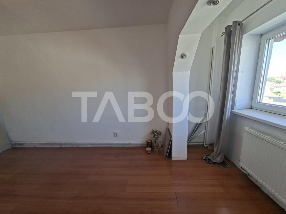Apartament decomandat de vanzare 2 camere Strand etaj 4 acoperis – fotografia 4 din 18