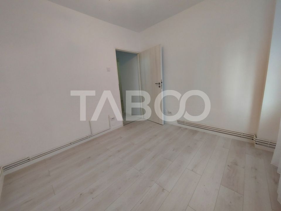 Apartament decoamandat de vanzare renovat complet zona Rahovei Sibiu – fotografia 2 din 10
