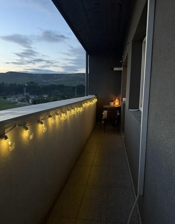 Apartament 2camere/ mobilat premium/parcare/terasa panoramica/zona Sesul de Sus! – fotografia 7 din 8