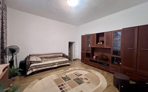 Apartament 2 camere, 57 mp utili, curte comuna - zona Dambovita