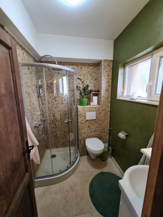Casă individuală de vânzare în Dezmir — complet mobilată și utilată – fotografia 13 din 14