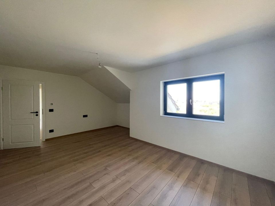 Duplex 6 camere, 400mp teren - Mosnita Noua – fotografia 18 din 22