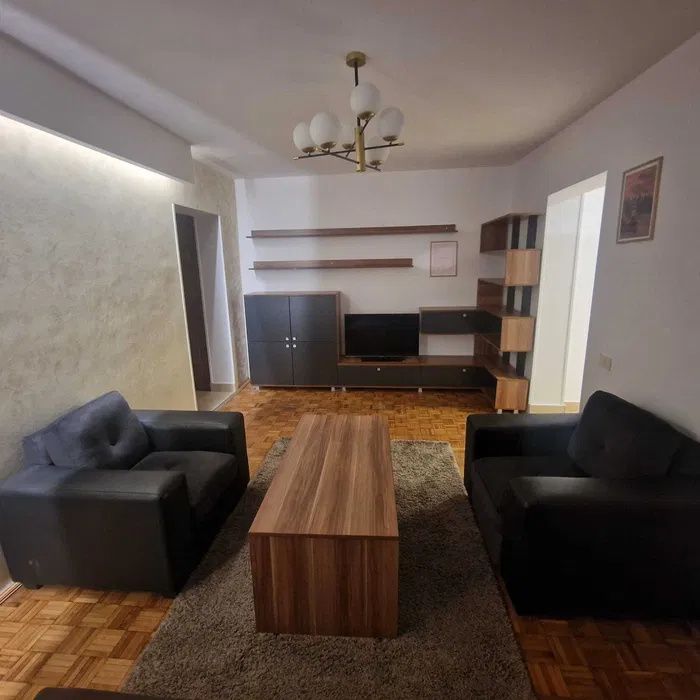 Apartament 3 camere,zona Piața Abator – fotografia 1 din 6